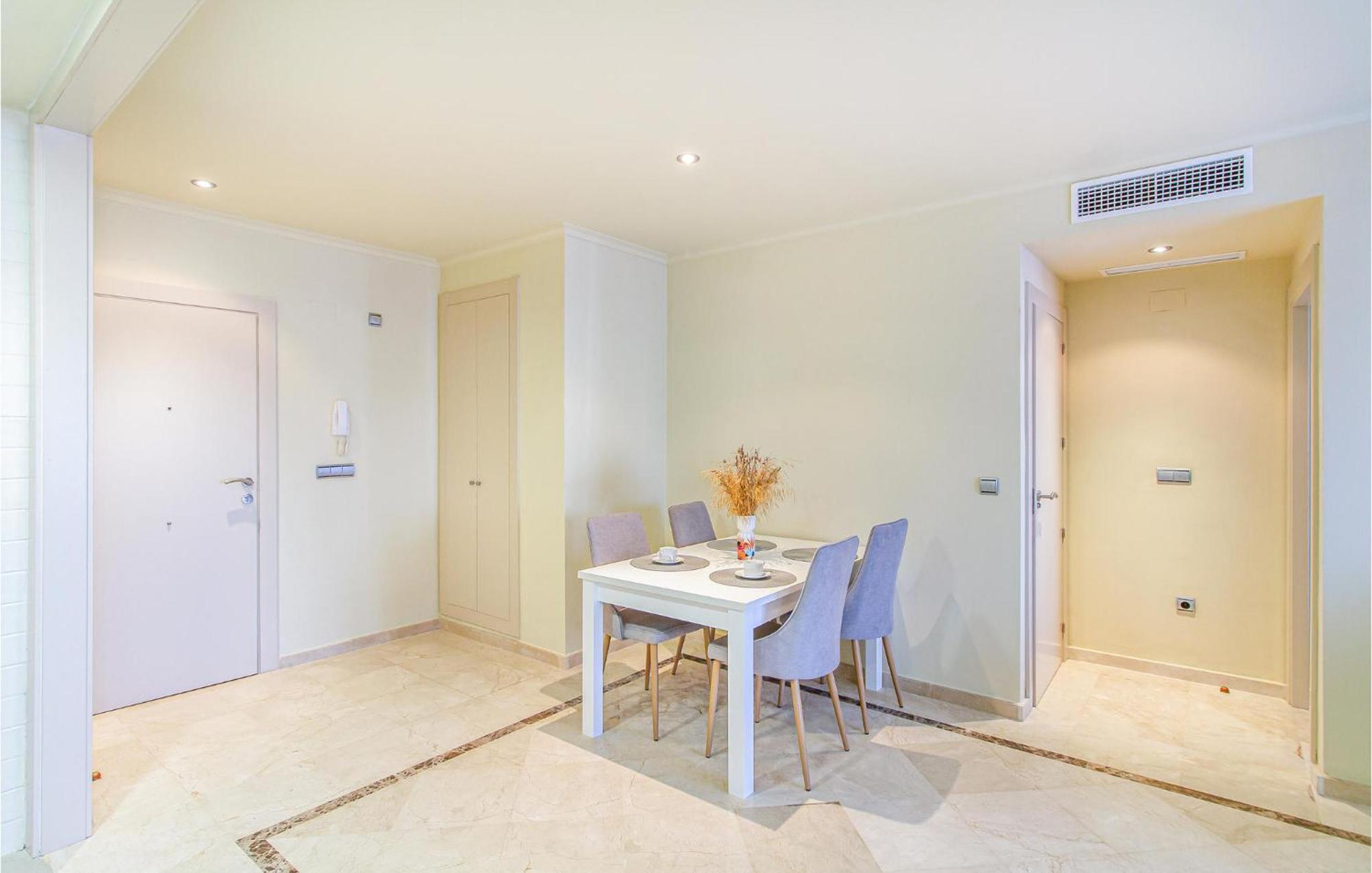Amazing Apartment In Los Alcazares With Kitchen Eksteriør billede